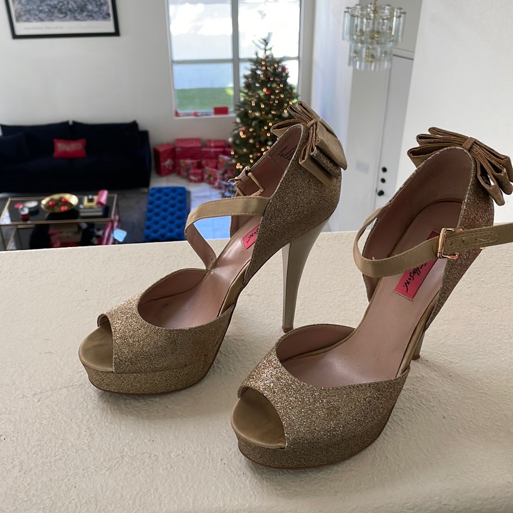 Bestsy Johnson gold sparkles heels